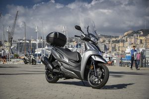 KYMCO_Agility_300i_ABS