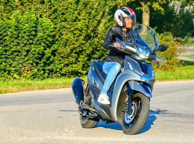 Kymco_Agility_300i