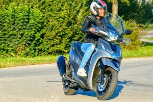 Kymco_Agility_300i