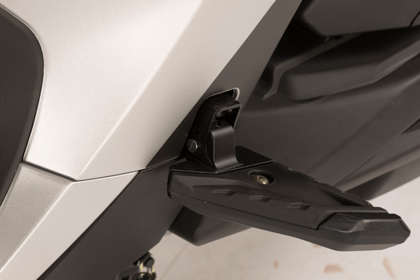 Motorroller 150ccm - Kymco New People S 150i ABS | Klappbare Soziusfussrasten